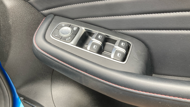 MG Hs 1.5 T-GDI Exclusive 5dr DCT Petrol Hatchback